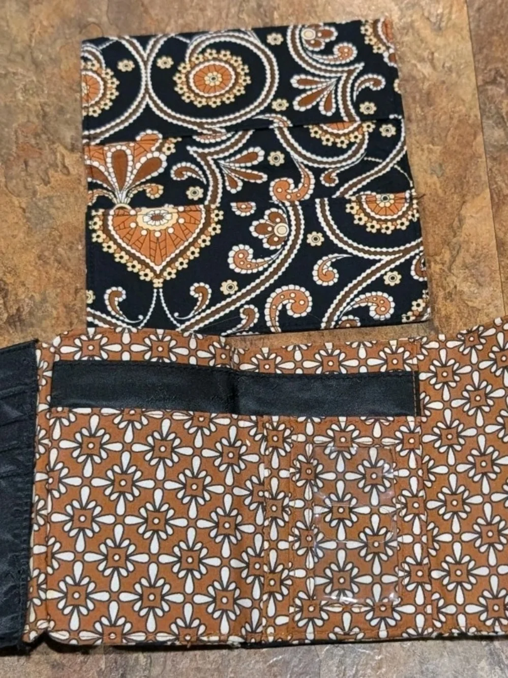Vera Bradley wallet And Glasses Case In The Retired  Cafe Latte Pattern - Picture 2 of 4